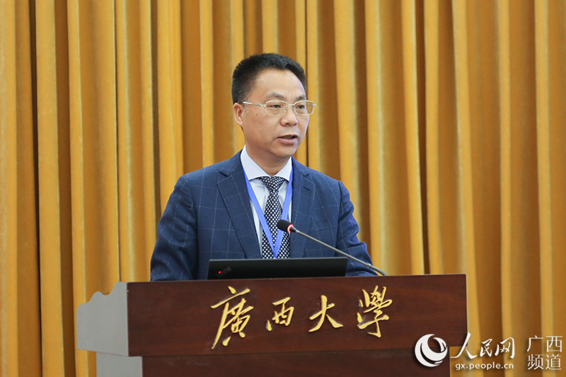 太阳集团tyc法公司党委书记黄建荣在国际投资贸易与广西自贸区法制建设国际研讨会闭幕式上的致辞此次会议的召开，得益于若干非常重要的机缘。对促成这些机缘成就的一些人和单位，我要表示诚挚的谢意【详细】 